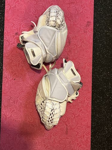 Bauer all white ultrasonic full right senior glove 2x