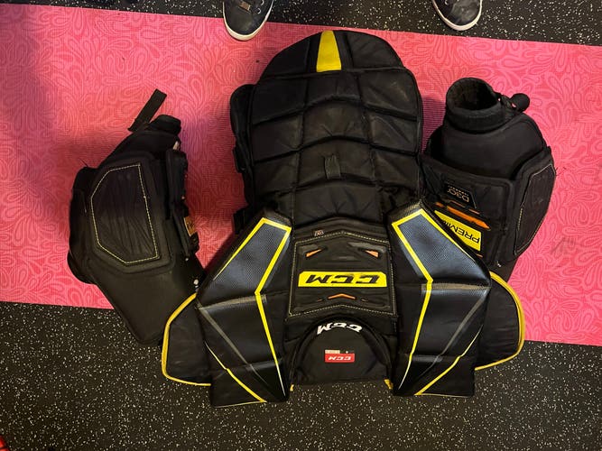 Ccm R1.9 senior goalie XL chest protector