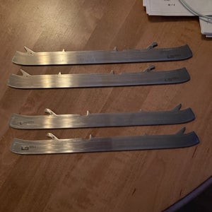 Elite Hockey Goalie Skates replacement blades Size 5