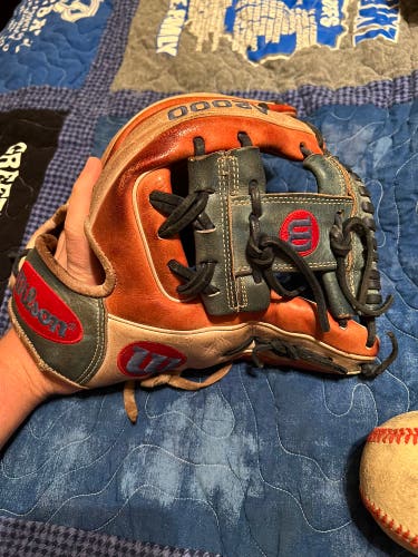 Used Infield 11.5" A2000 Baseball Glove