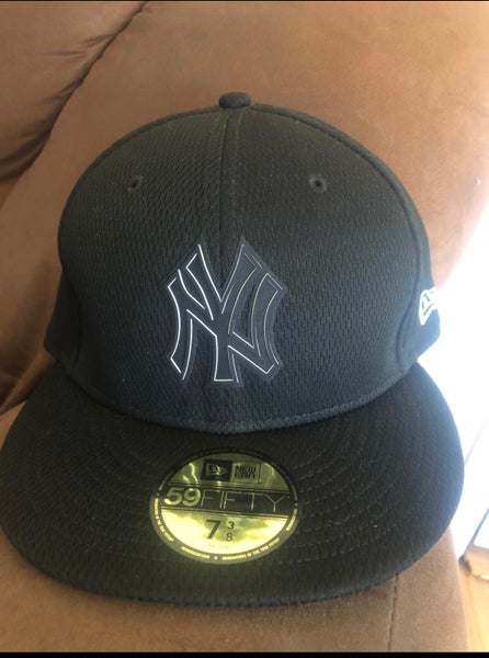New York Yankees Hat Baseball Cap Fitted 7 3/8 New Era MLB NYY