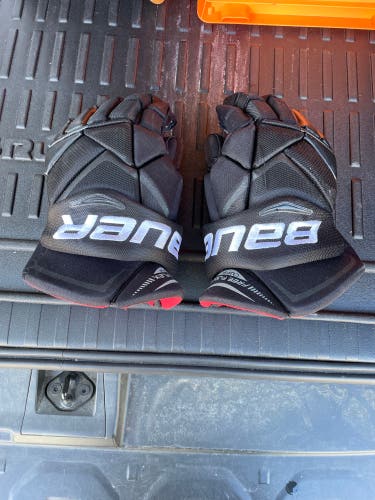 Bauer 15" Vapor X900 Gloves