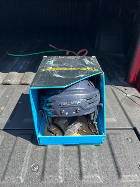 Used Small Bauer Re-Akt 200 Helmet