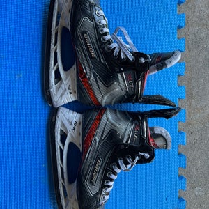 Intermediate Bauer Regular Width  Size 5 LTX PRO + Hockey Skates