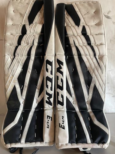 33" CCM  Extreme flex 4.9 Goalie Leg Pads