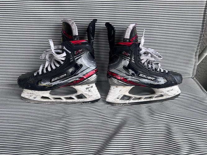 Used Bauer Regular Width  Size 8.5 Vapor 2X Pro Hockey Skates