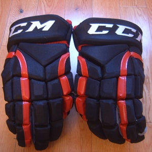 Hockey Gloves-Excellent Condition CCM/Reebok 14" Pro Stock Chicago Blackhawks