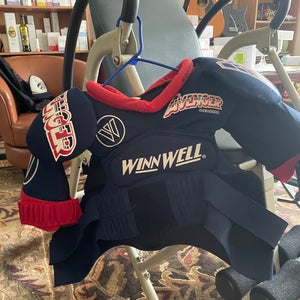 Junior Used Medium Winnwell Avenger Shoulder Pads