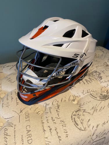 Player's Cascade S Helmet