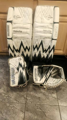 Used 35" Vaughn Regular Velocity V3 Goalie Full Set