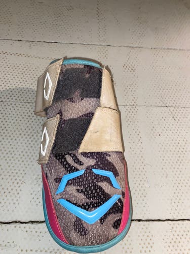Used EvoShield Elbow Protection Elbow Guard