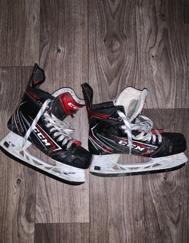 Used CCM Regular Width  Size 7.5 JetSpeed FT2 Hockey Skates