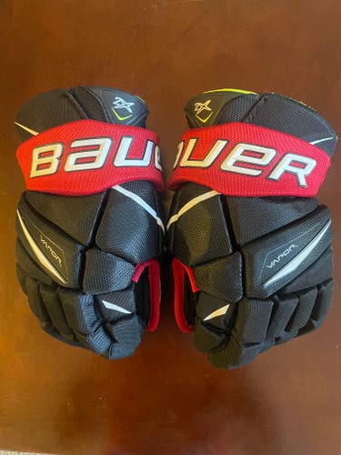 Like New Bauer Vapor 2X Gloves 11"