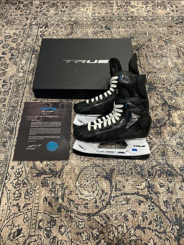 New True Pro Custom SVH Hockey Skates Size 8