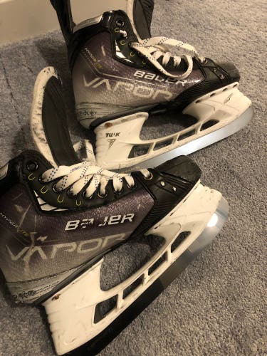 Used Bauer Extra Wide Width Pro Stock Size 6 Vapor Hyperlite Hockey Skates