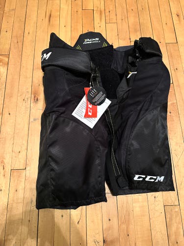 New Medium CCM Tacks 7092 Hockey Girdle & She’ll Combo