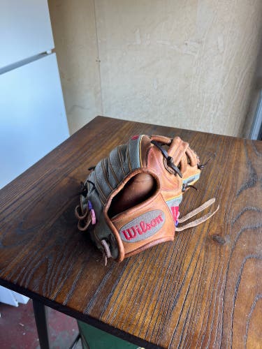 Used Infield 11.75" A2000 Baseball Glove