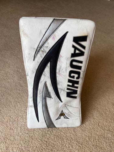 Sr Vaughn V5 7800 goalie blocker