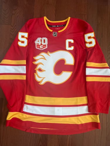 New Adidas Calgary Flames Mark Giordano Size 52 (Large) Jersey