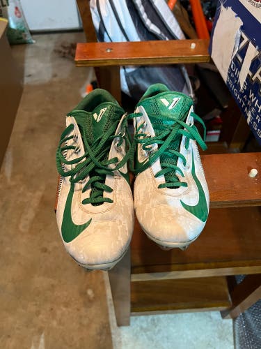 White Men's Molded Cleats Low Top Vapor Carbon