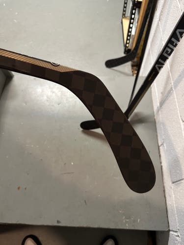 2 New Senior Warrior Right Handed Alpha LX Pro Hockey Stick PM91A Pro Stock
