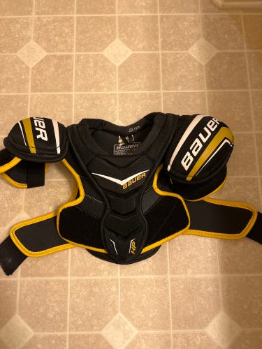 Used Small Bauer Supreme HP Shoulder Pads
