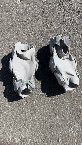 Used Medium/Large Maverik Rome RX3 Arm Pads