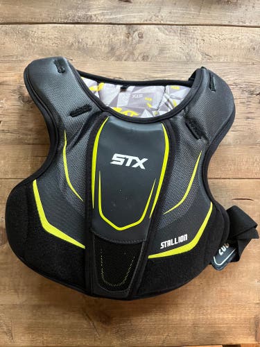 Adult Medium STX Stallion 200 Shoulder Pads