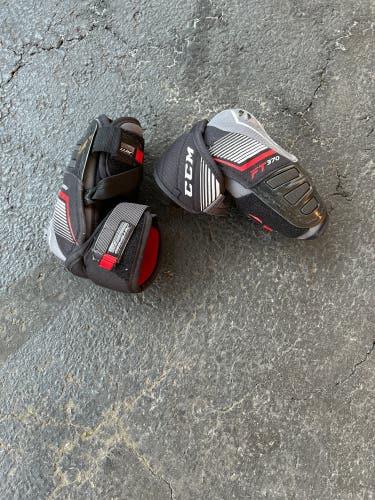 CCM ft 370 elbow pads