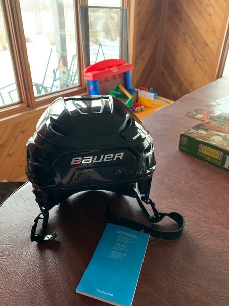 Brand New Black Bauer Vapor Hyperlite Helmet Size M/L