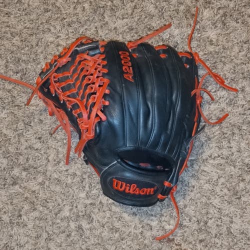Used Wilson Left Hand Throw Pitcher's A2000 Baseball Glove 12.25"