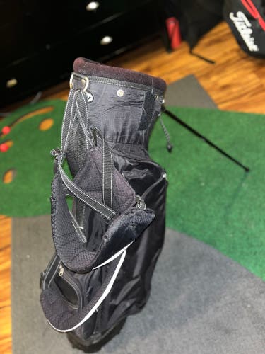 Used TaylorMade Carry Bag