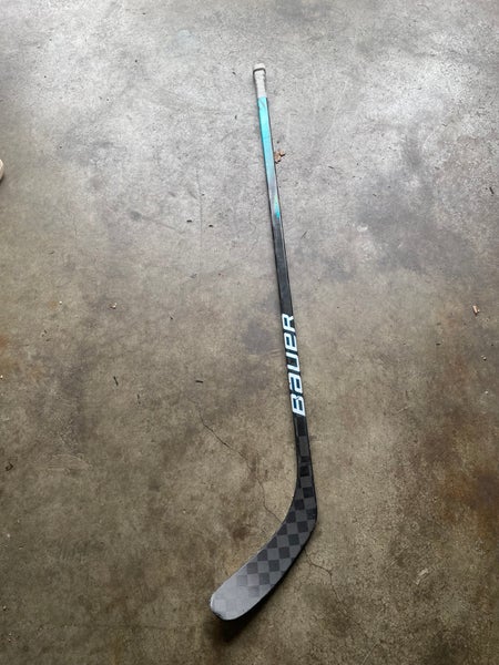 Used Right Handed P28 Nexus Geo Hockey Stick