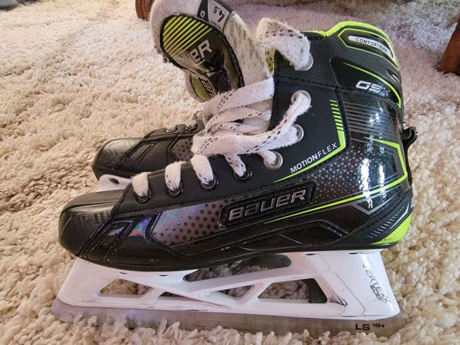 Junior Used Bauer Hockey Goalie Skates Regular Width Size 4.5