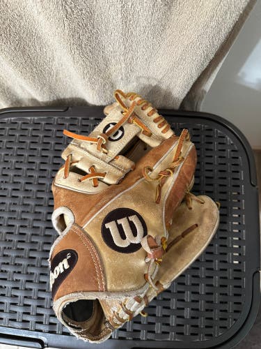Infield 11.5" A2000 Baseball Glove
