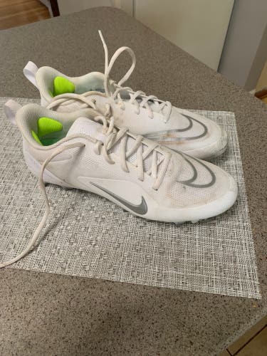 White Men's Alpha Huarache 8 Pro Cleats Low