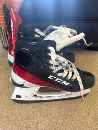 Used CCM Regular Width Size 8.5 JetSpeed FT4 Pro Hockey Skates
