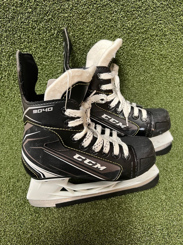 CCM Tacks 9040 Youth Hockey Skates (2175)