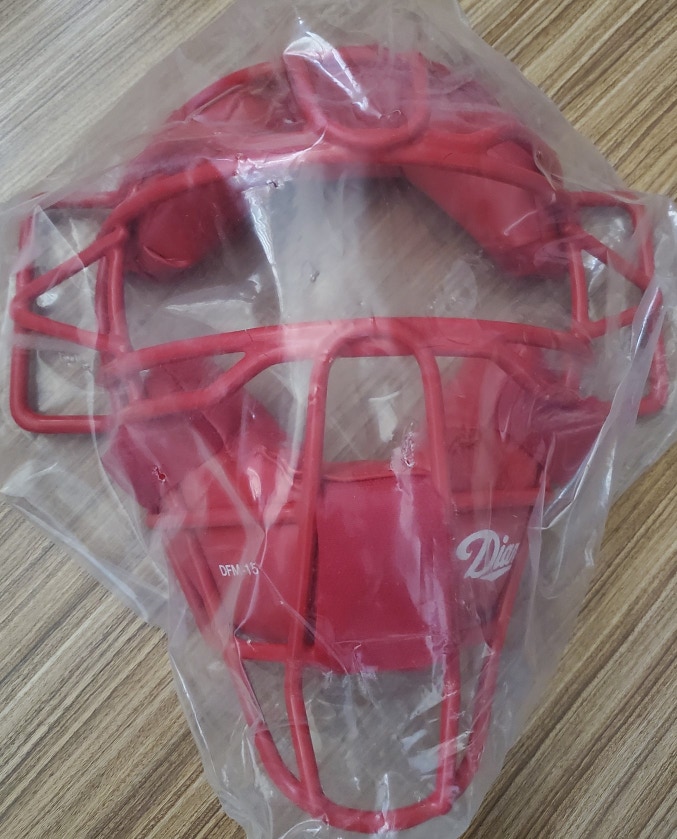Diamond DFM-15 Softball / Baseball Catcher’s / Umpire Mask No Straps Pro Red Brand New!