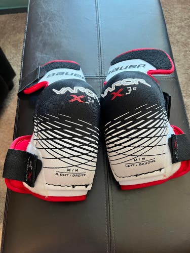 Medium Bauer Vapor X3.0 Elbow Pads