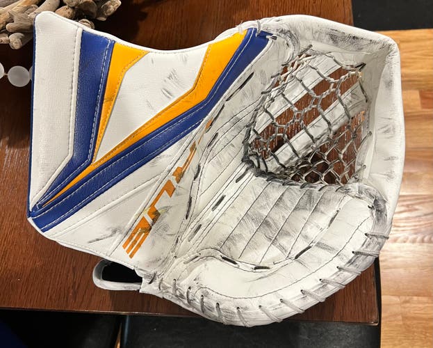 True 12.2 Husso Glove