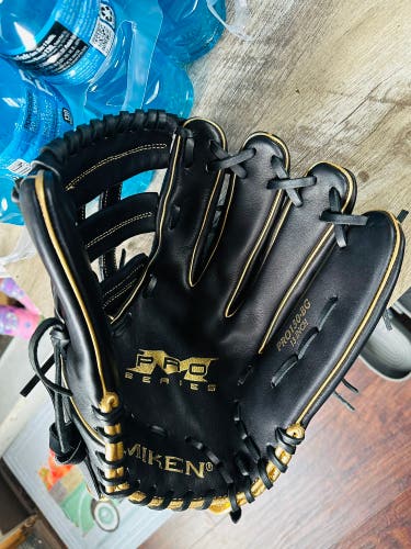 13" Pro Series Softball Glove