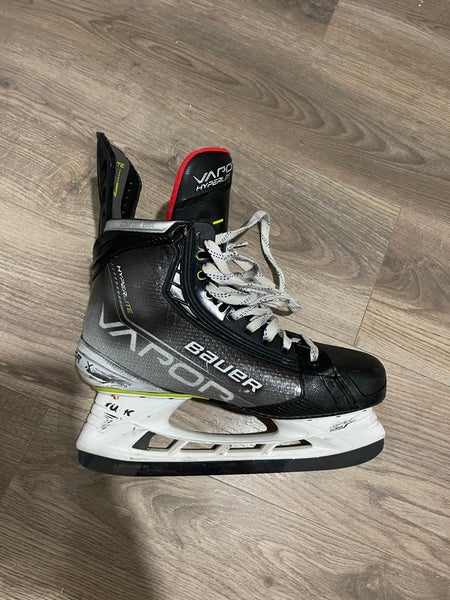 Used Bauer Size 10 Vapor Hyperlite Hockey Skates