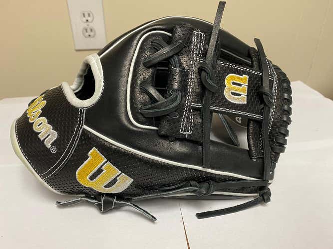Brand New Wilson 11.5" A2000 SpinControl Baseball Glove WBW100985115 Retail $299
