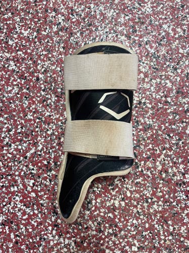 Black Used Senior EvoShield Shin Guards