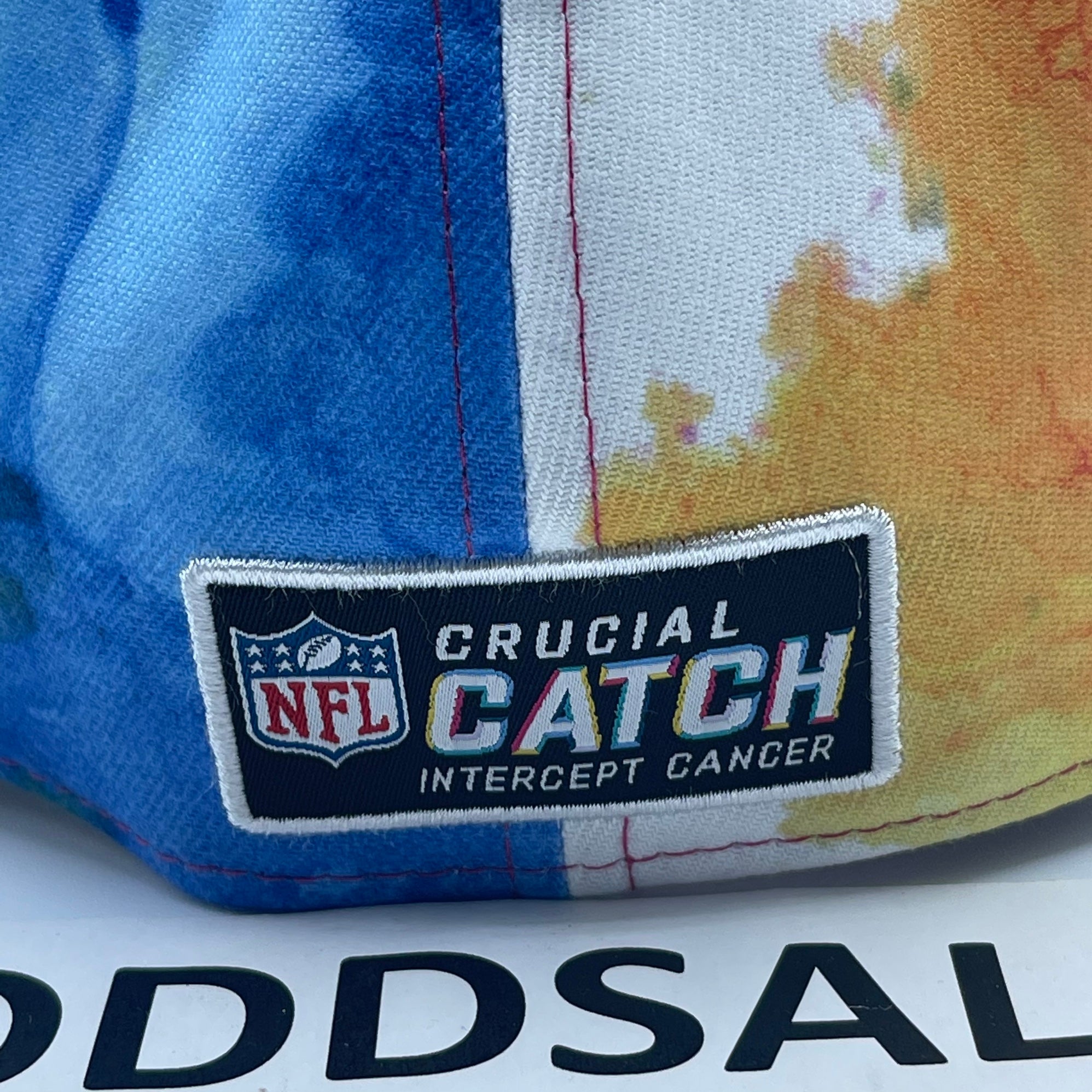 New Era NFL Crucial Catch Intercept Cancer 39THIRTY Tie Dye Hat Cap Sz M/L  NWT.