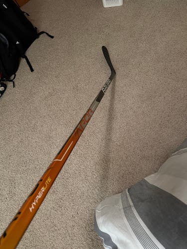 Like New Senior Left Hand P92 Pro Stock Vapor Hyperlite Hockey Stick