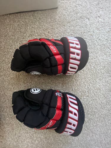 Used Warrior 14" Pro Stock Covert QR1 Gloves