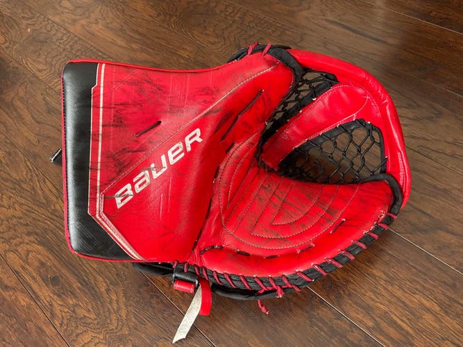 Pro Stock Bauer MACH Goalie glove