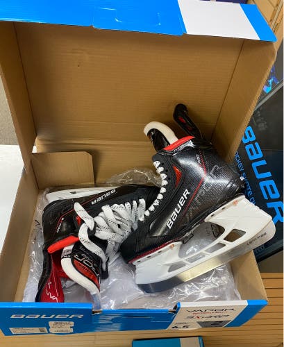 New Bauer Size 6.5 Vapor 3X Pro Hockey Skates